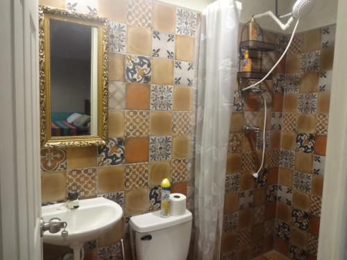 Bathroom, Harvest House in León