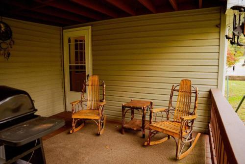 Cozy Cottage near Cook Forest Park, ANF