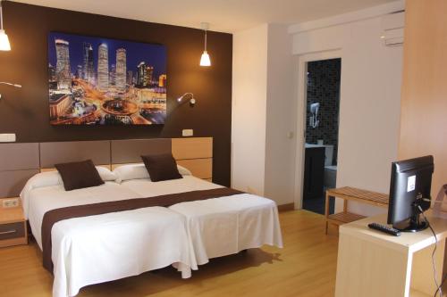 Hostal Falfes - image 3