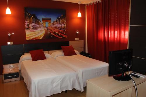 Hostal Falfes - image 13