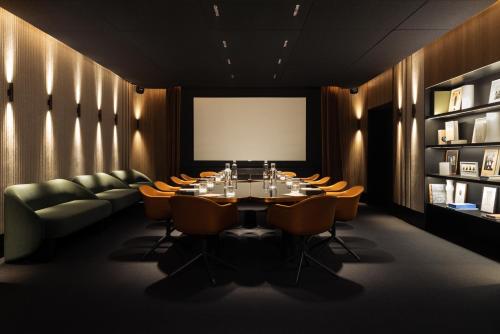 Holiday Inn Paris Notre Dame an IHG Hotel - main image