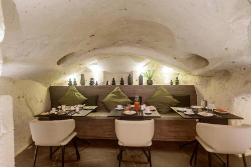 Le Malve Cave Retreat