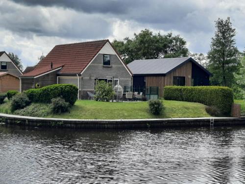 A szálláshely kívülről, Waterhuis Friesland in Kollum