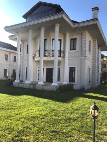 Ak Villa