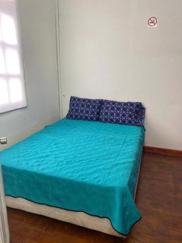 1 queen bed, 1 bunk bed
