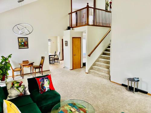 3br home 2br unit close to USAFA with fireplace in Colorado Springs, USA