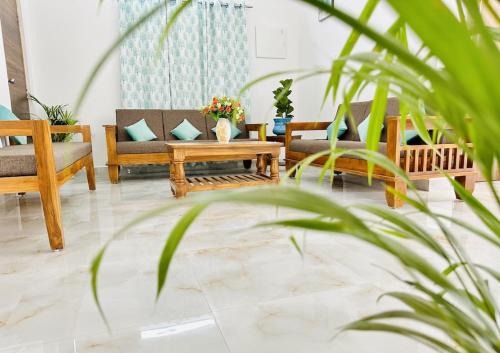 Tirupati Homestay - Shilparamam - Luxury AC apartments by Stayflexi - Fast WiFi, Kitchen, Android TV - Walk to PS4 Pure Veg Restaurant - Easy access to Airport, Railway Station and to all Temples