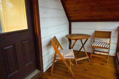 Meant To Bee! New 2 Bedroom, 2 Bath, Sleeps 8! Ping Pong & Shuffle Board!