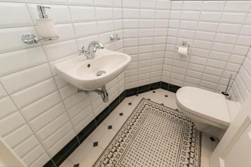 New apartment 2 - self check in with parking included, Bratislava (Foto 8)