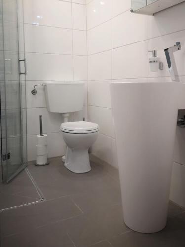 Bathroom, Liebevoll hinterm Deich - Ferienwohnungen in Lehe
