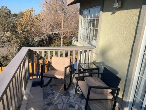 Casa de Abuelos, 2bd guest house, Jacuzzi, Biola, Disney, Knotts, LAX