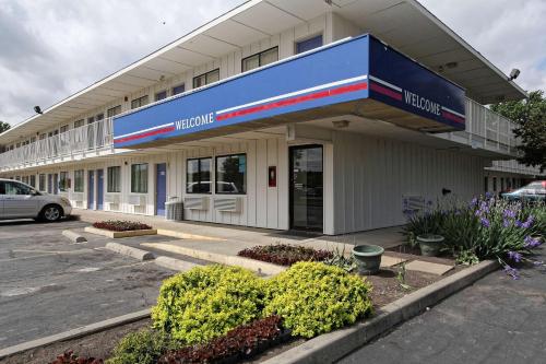 Motel 6-Amherst, OH - Cleveland West - Lorain in Amherst, USA