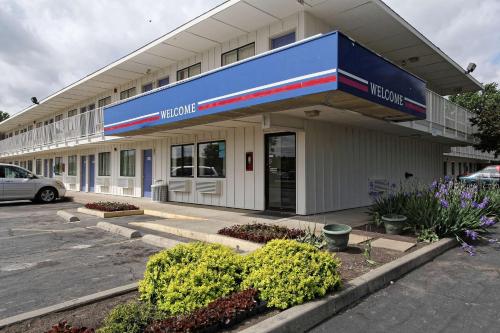 Motel 6-Amherst, OH - Cleveland West - Lorain