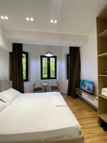 One-Bedroom Apartment image 10