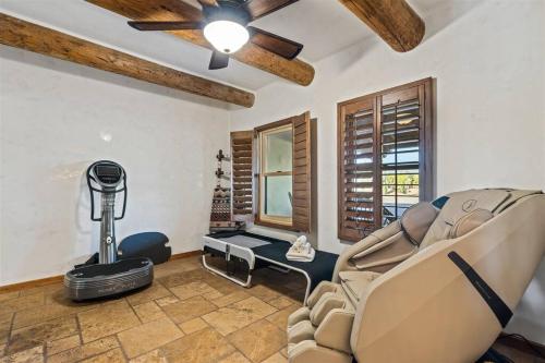 Cave Creek Healing House Heated Pool Desert Oasis - Tap to explore photos