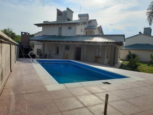 Swimming pool, Alojamiento La Glorieta -Casas de descanso in Barrio Los Perales