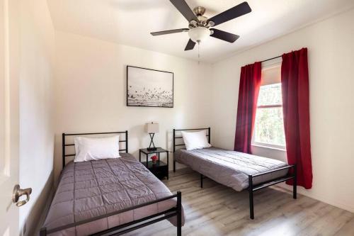 Modern 4 Bdr Home near Tradition Town Center in Port Saint Lucie, USA