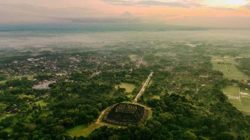 Villa Borobudur Resort