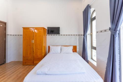 Quadruple Room with Bathroom image 3