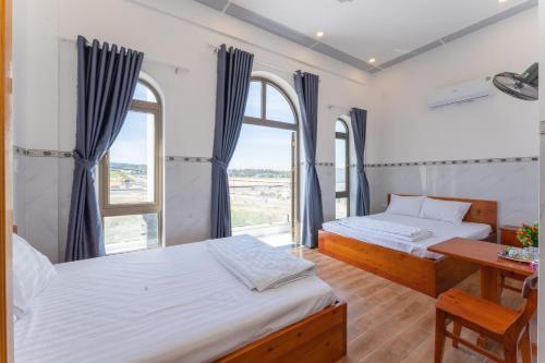 Quadruple Room with Bathroom image 1
