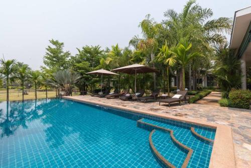 Countryside Villa, 2 Bedroom Villa, Infinity Pool and maid service