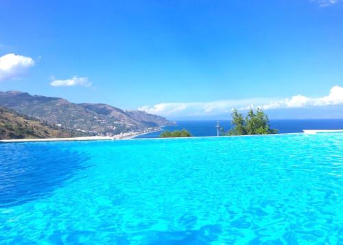 PANORAMIC RESIDENCE TAORMINA SeaView Apartment Pool