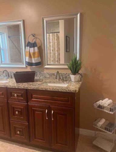 Bathroom, 3BR & 2BA Luxurious home in Bayhill Near Universal Studios and Disney World in South West