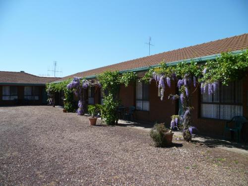 Exterior view of Birch Motel Tocumwal Previously Known as Kanimbla Motor Inn