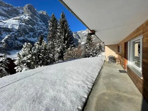 Tarbey 39 Toplage an der Bergbahn Moderne Ferienwohnung mit grosser Panoramaterrasse in Leukerbad, Schweiz