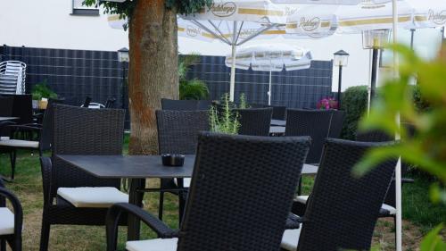 Garden, Gasthaus Schone Aussicht in Darmstadt Suburbs