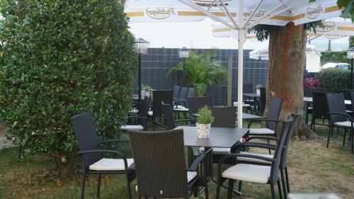 Garden, Gasthaus Schone Aussicht in Darmstadt Suburbs