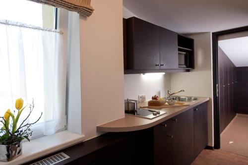 2 bedrooms, 3 beds