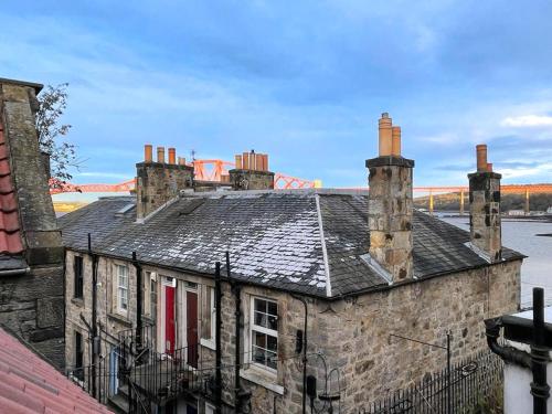 Nearby attraction, Stunning Loft Apartment South Queensferry High St Bridge Views! in Queensferry