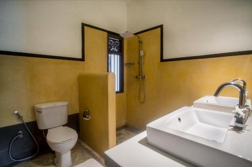 Deluxe Double Room with Sea View image 4