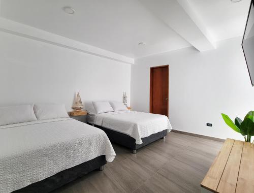 2 double beds