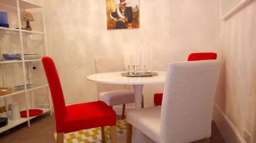 ทัศนียภาพภายนอกโรงแรม, Montrose Apartment in เซลคริก