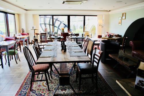 Old Mill Hotel & Lodge - image 4