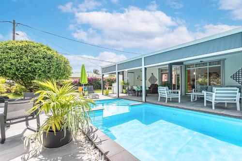 Villa de rêve avec piscine privée à Baie-Mahault - Location, gîte - Baie-Mahault