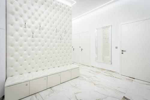 Heart of Budapest Luxury Apartment with Amazing View - image 12