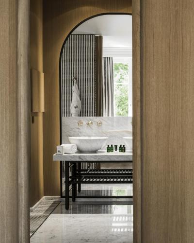 Hôtel Vernet Champs Elysées Paris