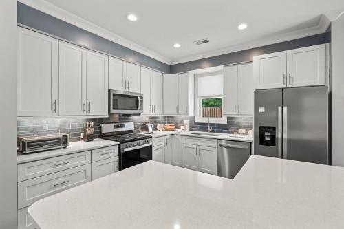Relax, Rewind, Repeat - New Country Cottage in High Point