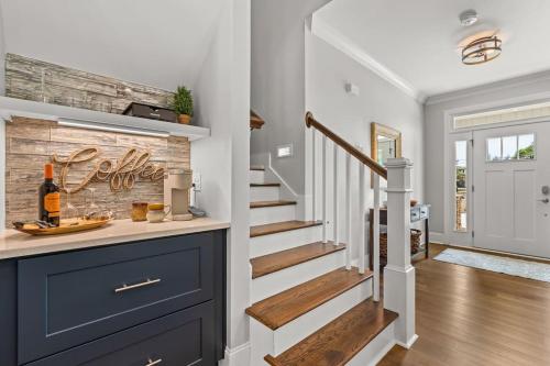 Relax, Rewind, Repeat - New Country Cottage in High Point