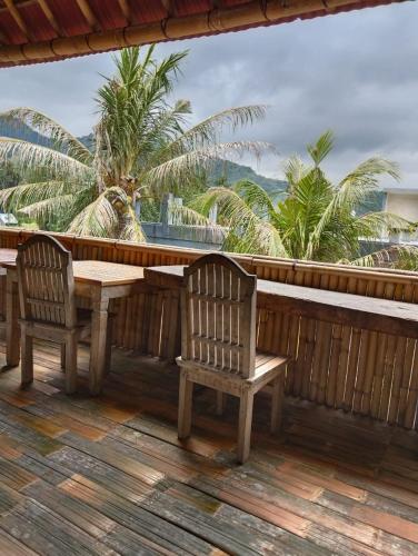 Amed Stop Inn Homestay, Rooftop Restaurant and Bar in Amed