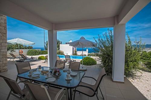 شرفة/ تراس, Villa Latchi Thea in Neokhorio