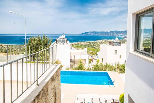 المرافق, Villa Latchi Thea in Neokhorio