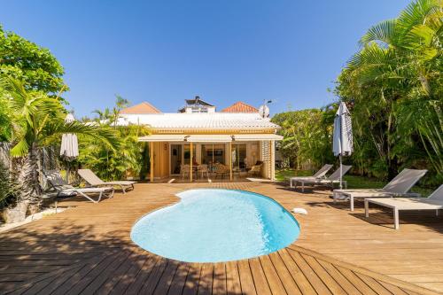 Villa ensoleillee avec piscine a Saint Paul