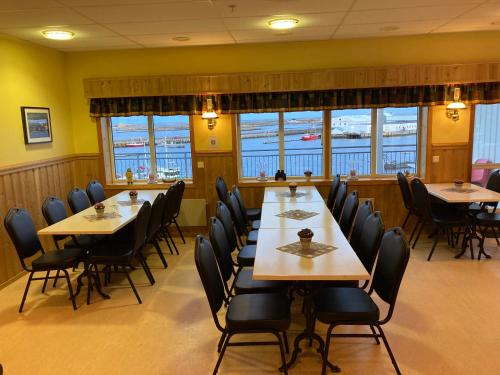 Étterem, Havly Røst - Hotell og Fiskarheim in Kvalnes