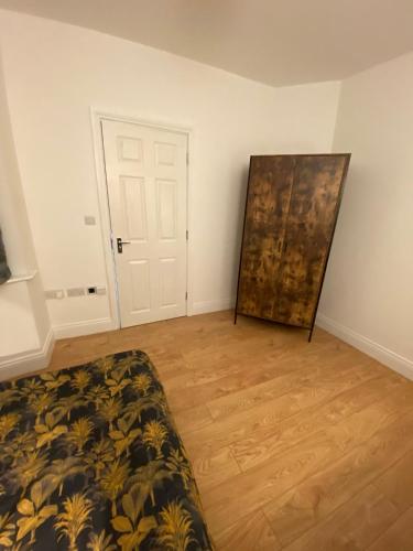 4 Wharncliffe Drive Room Type - Double Room with Shared Bathroom