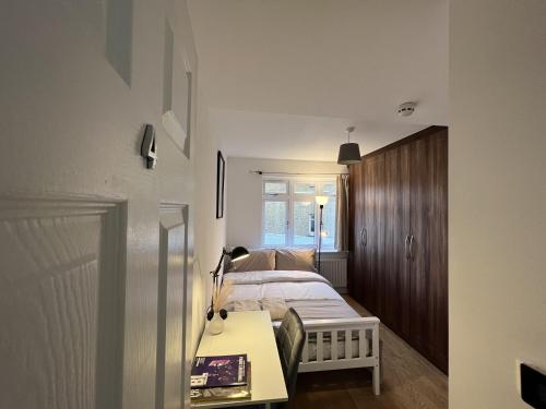4 Wharncliffe Drive Room Type - Double Room with Shared Bathroom