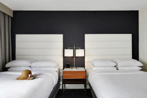 2 double beds